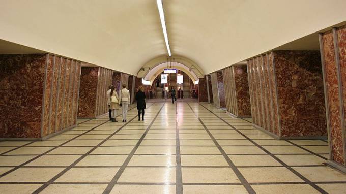 В Петербурге закрыли станцию метро "Московские ворота"