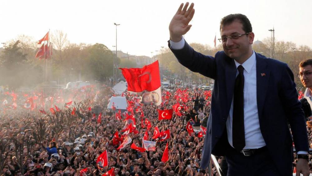 Турецкий оппозиционер станет во главе Стамбула: президент Эрдоган уже поздравил его с победой на повторных выборах
