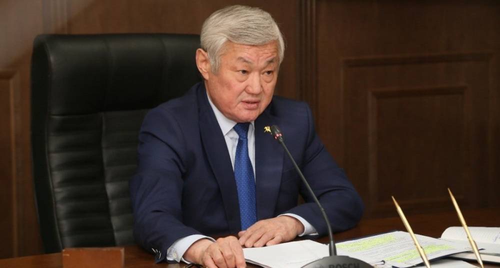 Сапарбаев ответил на слухи об отмене соцвыплат после выборов