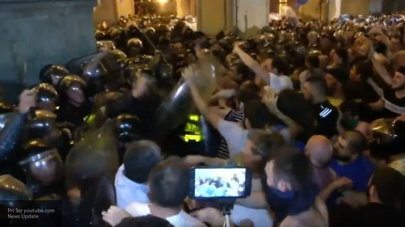 Протестующие в Тбилиси анонсировали автопробег к зданию МВД Грузии