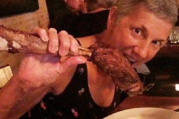 Бывшая вегетарианка перешла на диету из сырого мяса и помолодела на 25 лет