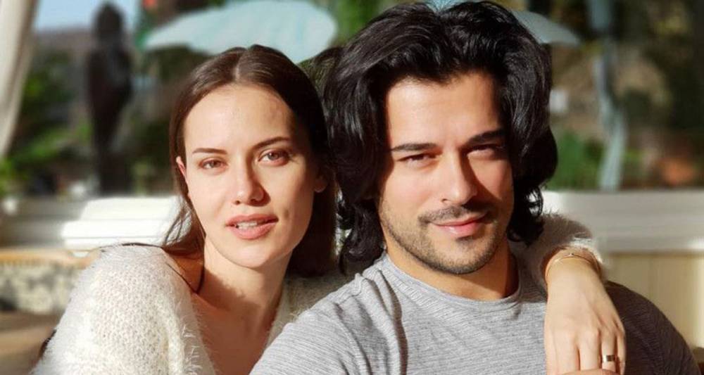 Турецкий актер Бурак Озчивит впервые показал новорожденного сына