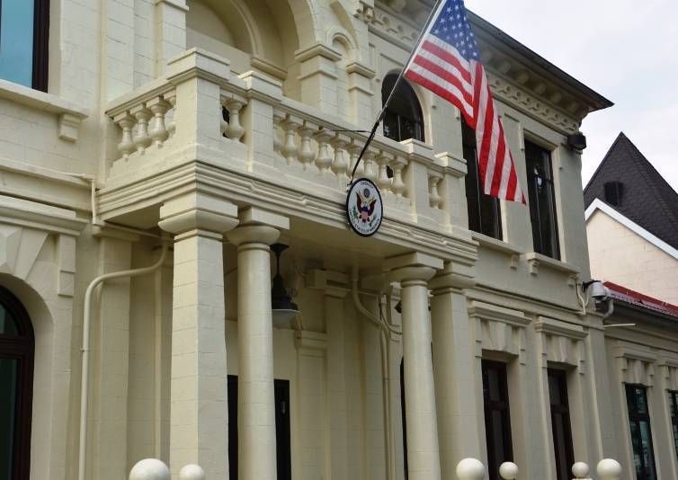 Посольство США в Кишиневе оказалось заложником демократии