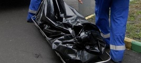 В Тюменской области в подъезде дома нашли мертвого мужчину. Он скончался от потери крови