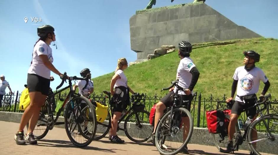 Участники велопробега «Лондон – Нур-Султан» остановились в Уфе