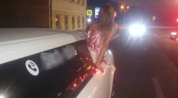 ГИБДД задержали лимузин с высунувшейся из окна девушкой