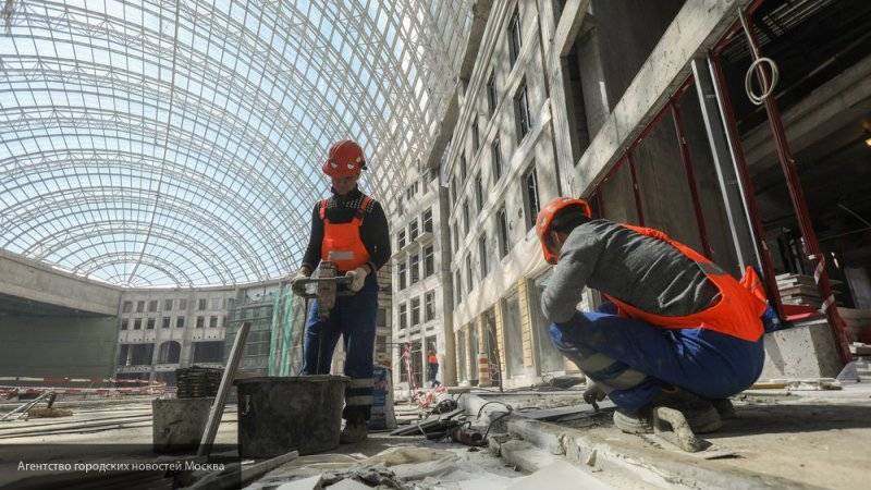 Московские строители завершили установку самого большого в России стеклянного купола