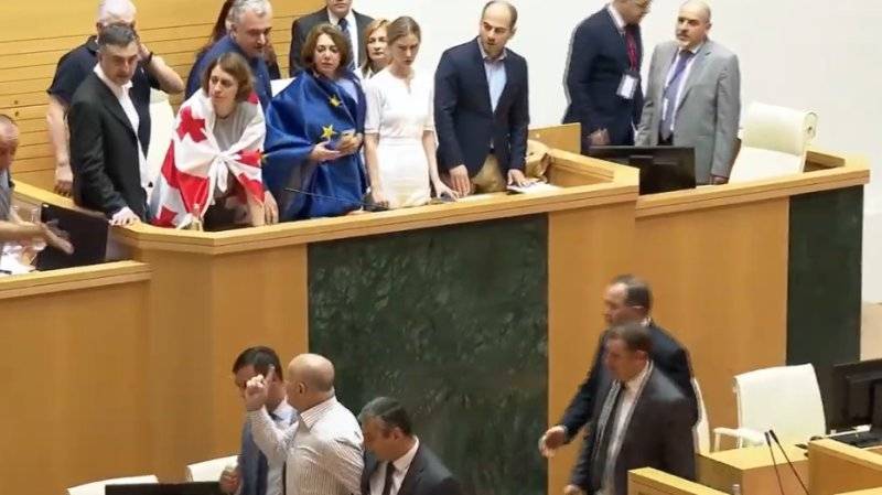 Грузинские парламентарии планируют посетить форум в Москве