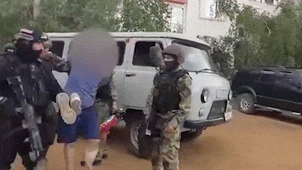 Около десяти человек пострадали при взрыве в воинской части Казахстана.