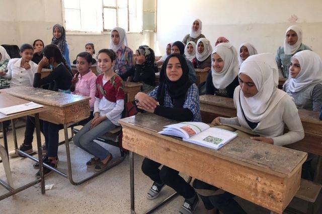 В городах Сирии восстановили школу и электроподстанцию