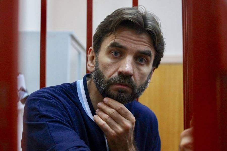 Суд отложил до 25 июня рассмотрение жалобы на продление ареста экс-министру Абызову