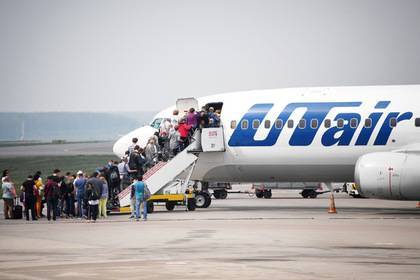 Российский самолет совершил аварийную посадку из-за разгерметизации салона