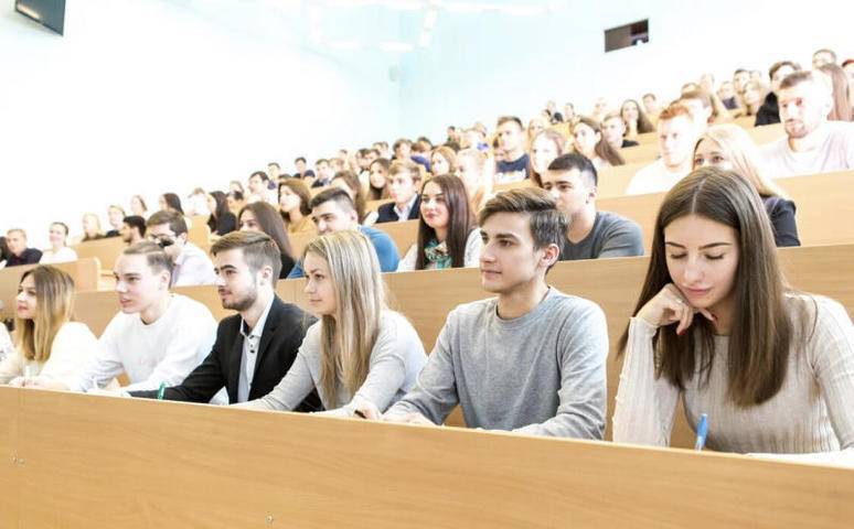 Совет Федерации поддержал введение в школах предмета «Семьеведение»