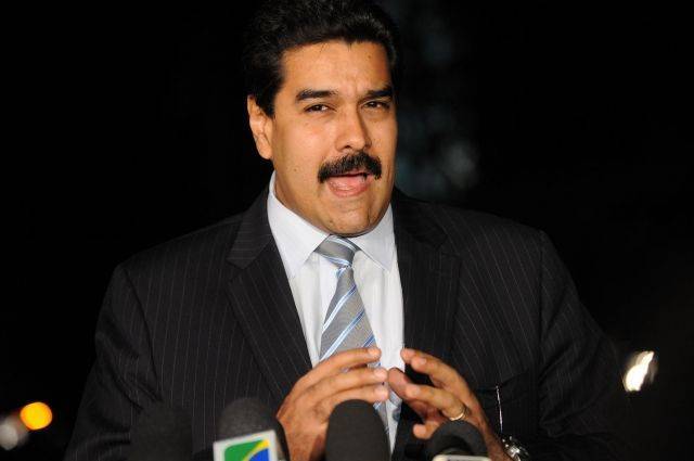 Мадуро: в Венесуэле должно быть 4 млн народных ополченцев к 2021 году