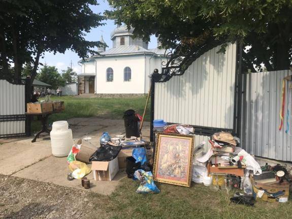 Раскольники ПЦУ захватили храм в Черновицкой области