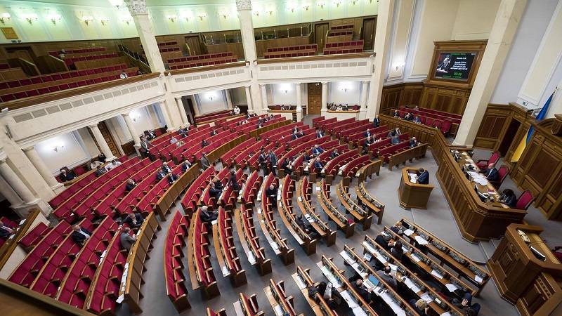 Украине стоит побеспокоиться о законе об оппозиции