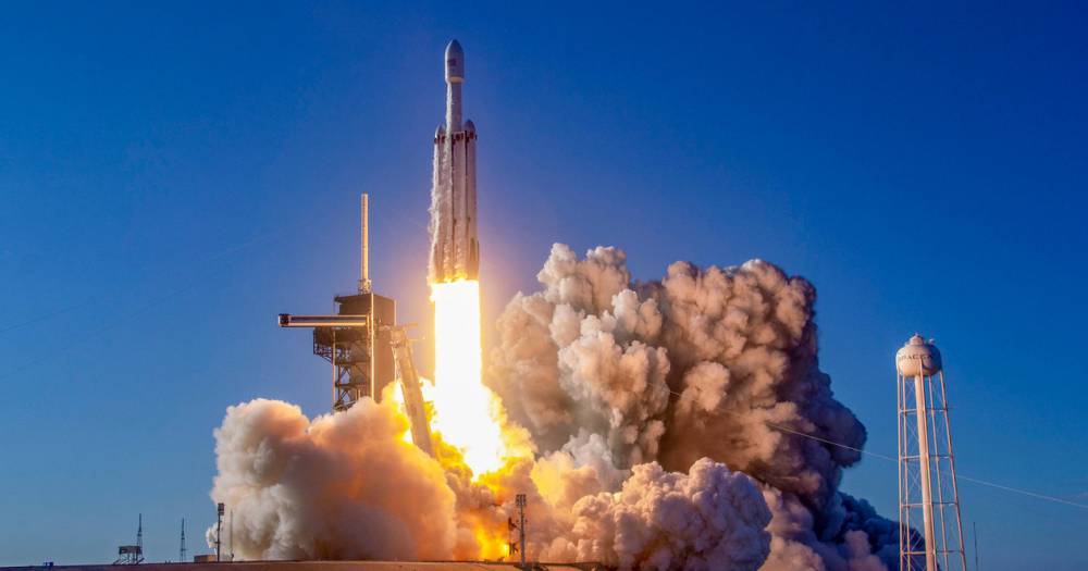 SpaceX похоронит в&nbsp;космосе 152 человека во время запуска Falcon Heavy