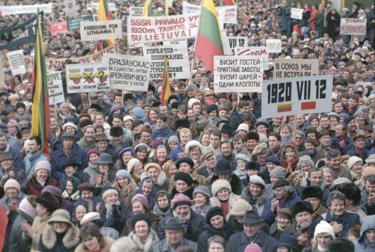 Экономическая блокада Литвы: какие санкции ввёл Горбачёв против республики СССР | Русская семерка