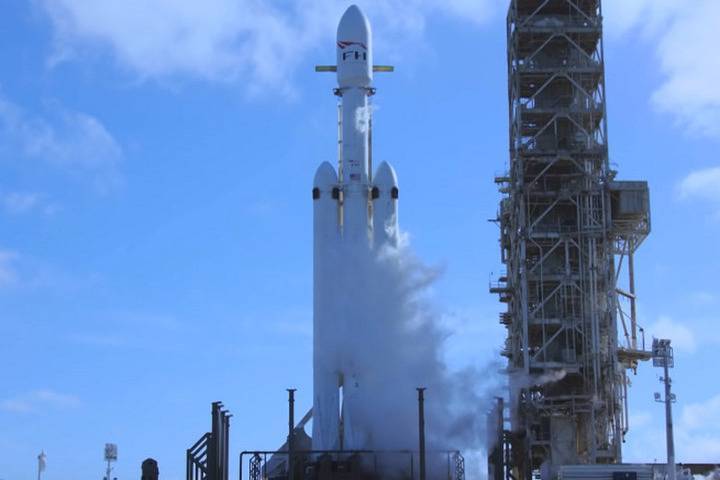 Falcon Heavy за один рейс выведет на орбиту более 20 аппаратов - МК