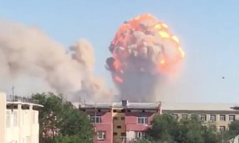 После взрывов на военном складе в Казахстане 15 человек попали в реанимацию