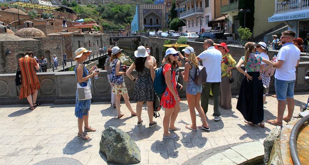 В Грузии хотят пустить "шаттлы" из Баку и Еревана для российских туристов