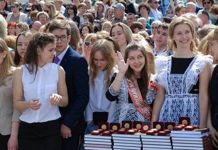Почти 500 нижегородских выпускников окончили школу с золотой медалью