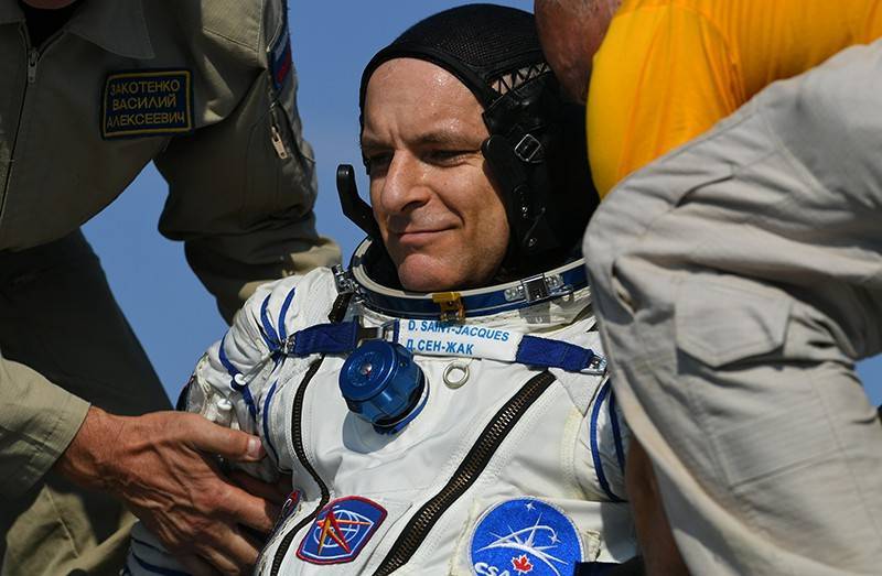 Космонавты вернулись на Землю после семи месяцев на МКС