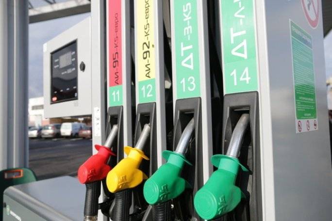 Правительство откажется от заморозки цен на топливо