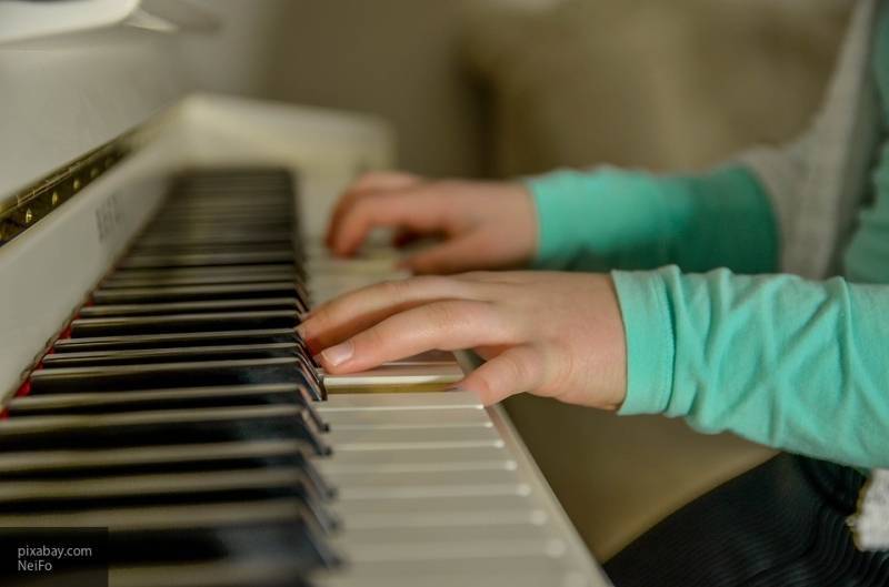 Ученые обнаружили связь между хорошей учебой и музыкой