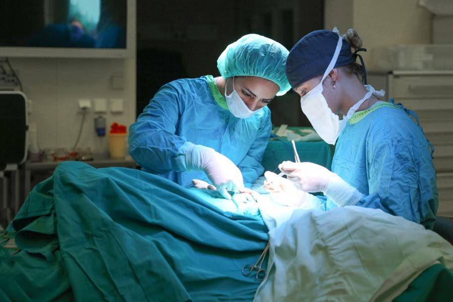 В Госдуме предложили составить белый список пластических хирургов