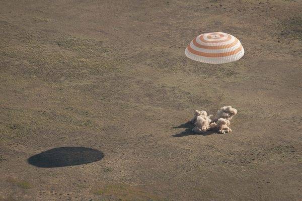 Три космонавта вернулись на&nbsp;Землю после семи месяцев на&nbsp;МКС — Технологии, Новости России — EADaily