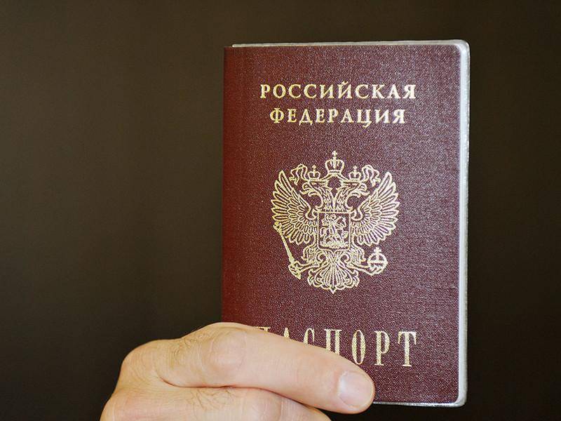 Иностранные специалисты смогут получить гражданство России уже через год работы