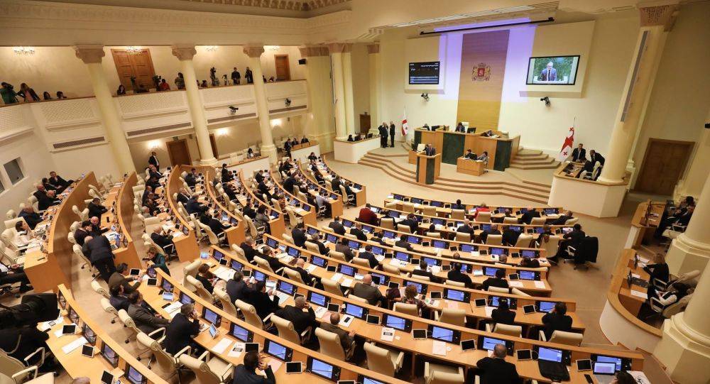 Грузинские парламентарии единогласно избрали нового спикера, но оппозиция в голосовании участие не принимала