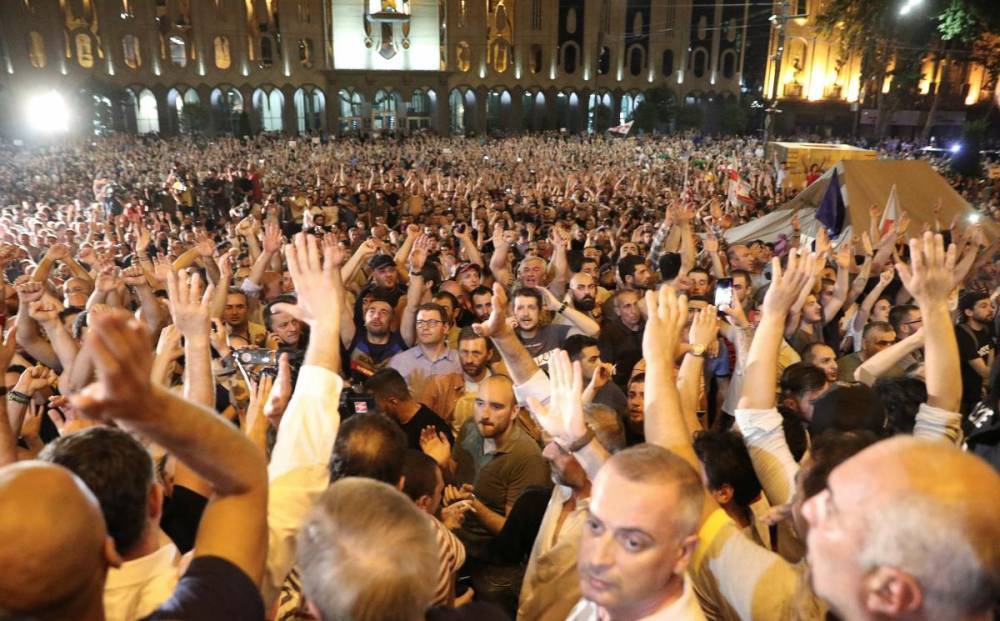 Экс-спикер парламента Грузии обвинила местные власти в антироссийских протестах в Тбилиси
