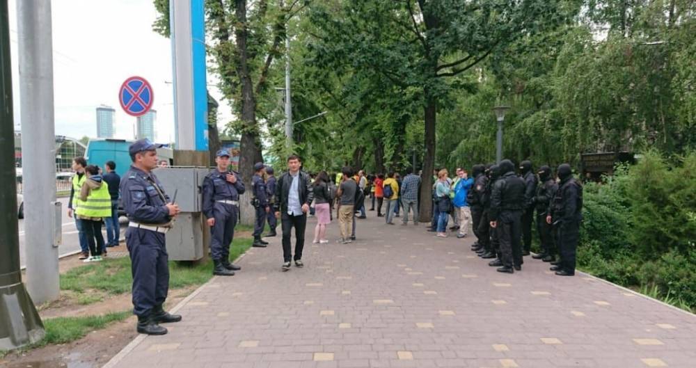 Мирный митинг разрешили провести в Алматы
