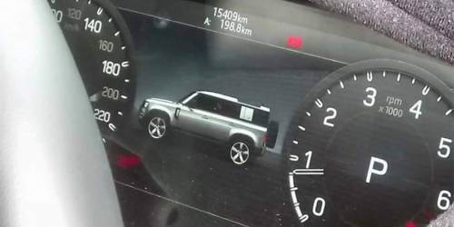 Внешность нового Land Rover Defender рассекретили на фото его «приборки» :: Autonews