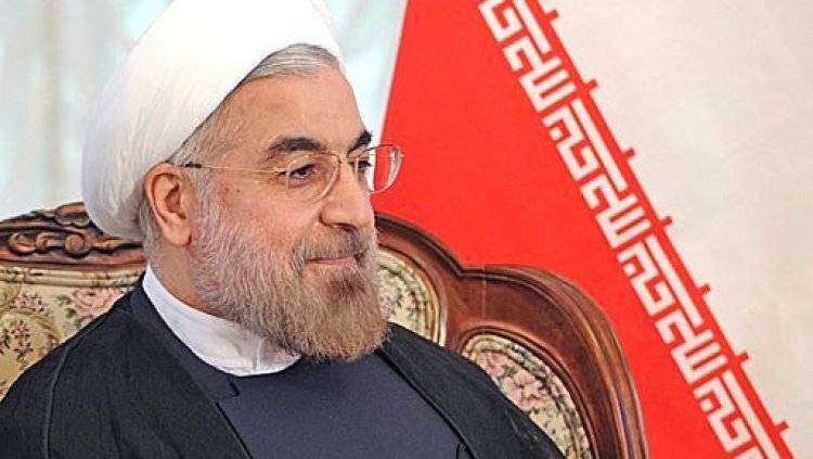 Роухани счел санкции США против Хаменеи глупыми