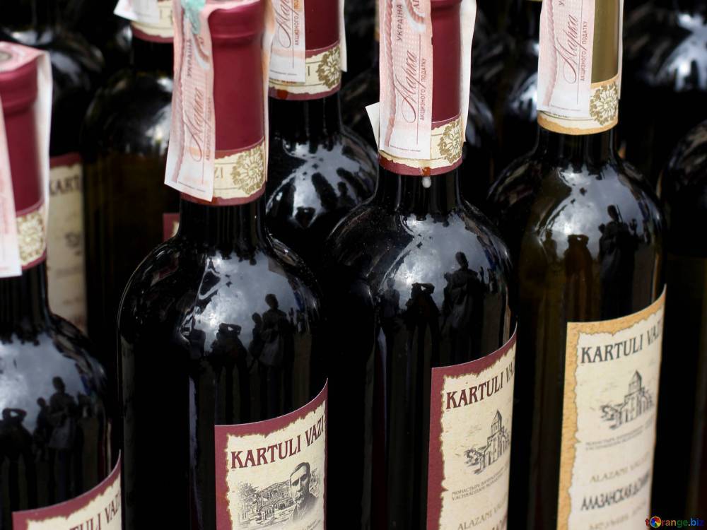 СМИ: Россия готовится ввести эмбарго на вино из Грузии
