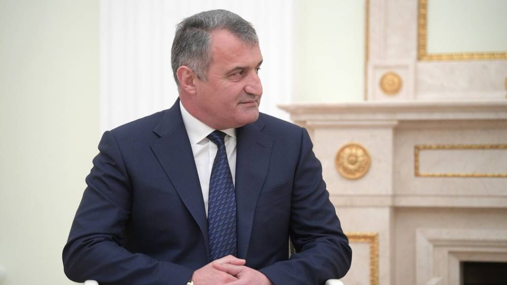 "Все слабенькие какие-то": Президент Южной Осетии оказался вызывать на ринг Зеленского
