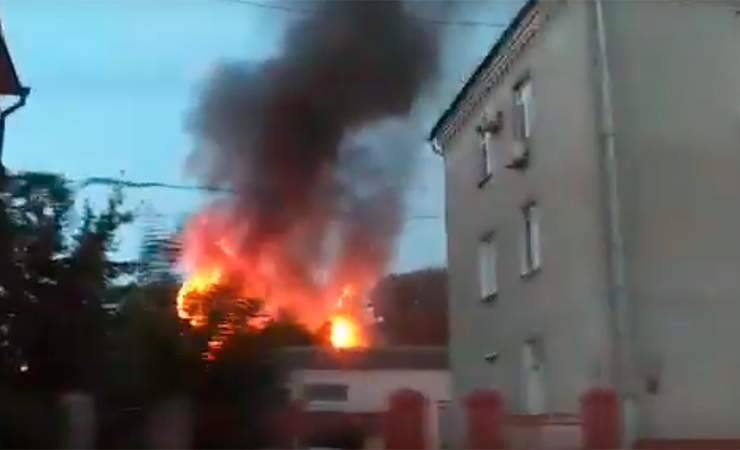 Видеофакт: в Гомеле на улице Рогачевской горел частный дом