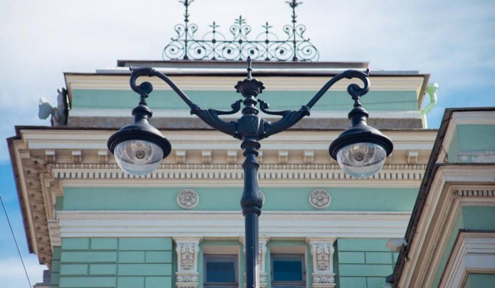 Ртутные светильники на улицах Петербурга заменят на светодиодные