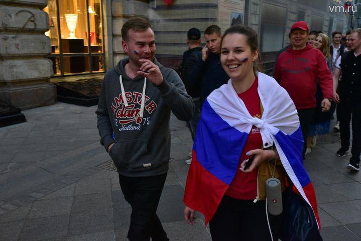 Более половины россиян назвали нашу страну образцом для подражания