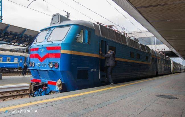 «Укрзализныця» назначила дополнительные поезда ко Дню Конституции
