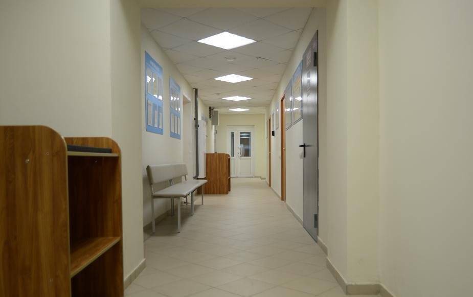 Юных пациентов, прикреплённых к поликлинике № 5, начали принимать в обновлённом медучреждении на улице Пушкарёва