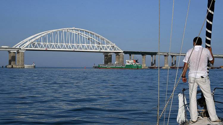 В Крыму ответили украинскому "эксперту" на призыв "разбирать" Крымский мост
