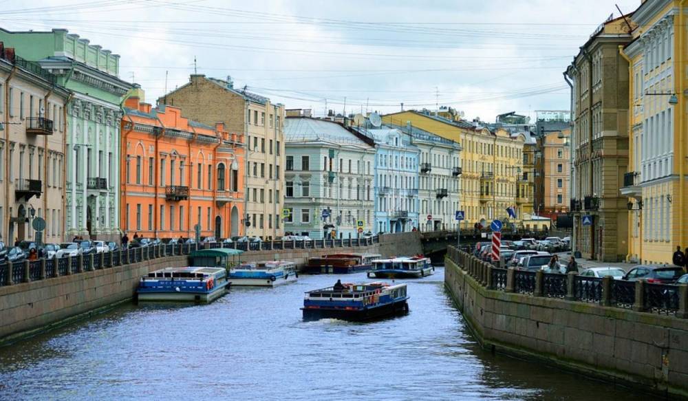 Первые в России суда с электродвигателем появятся в Петербурге