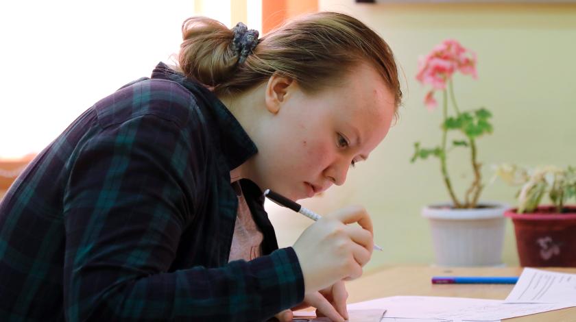 Школьники стали реже получать сто баллов по русскому языку