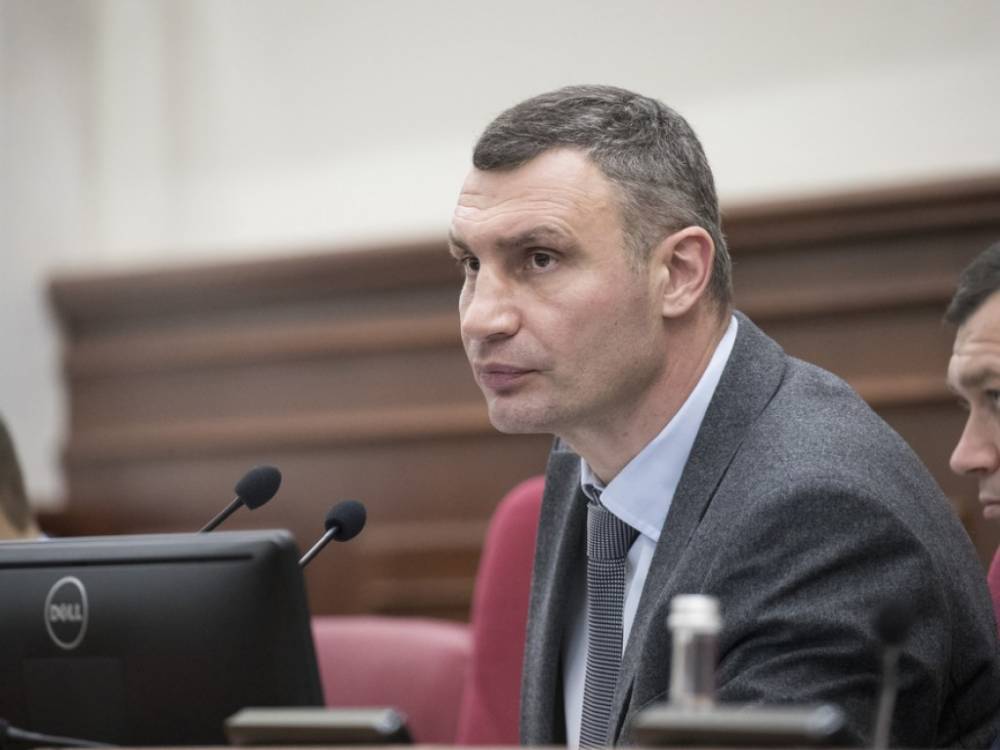 Кличко уволил директора департамента строительства  и еще двух чиновников