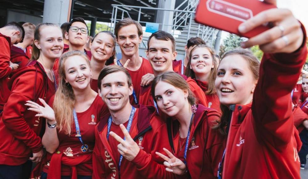 Команда Euro 2020 набирает волонтеров в Петербурге