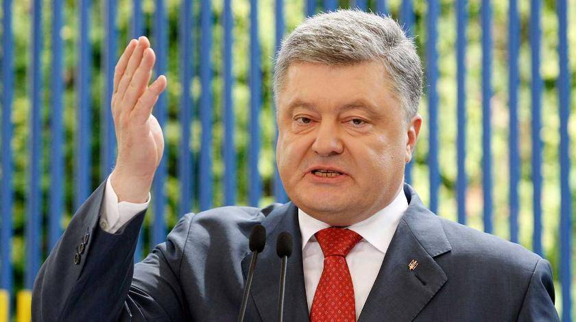 Порошенко расценил возвращение России в ПАСЕ поражением мира